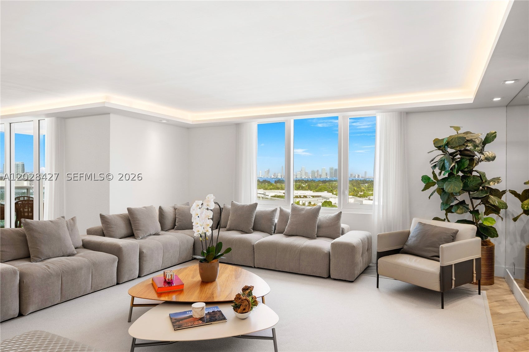 2301 Collins Ave 1432