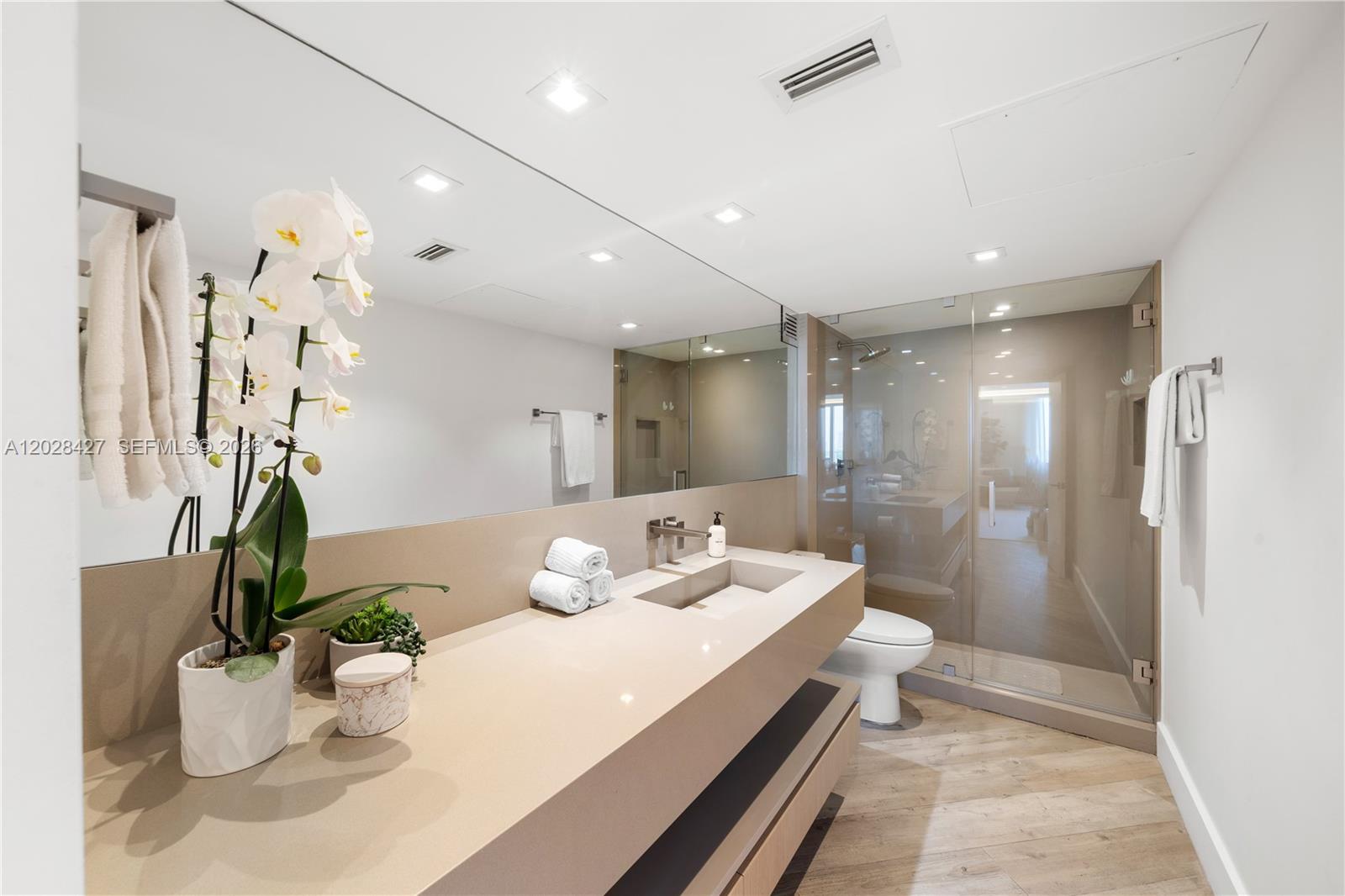 RONEY PALACE CONDO - Residential