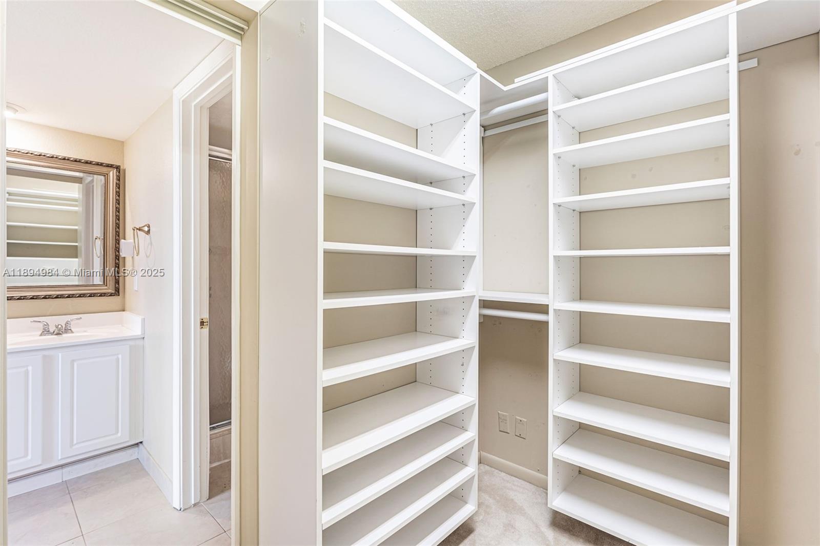 CONDO 25 OF WHITEHALL CON - Residential