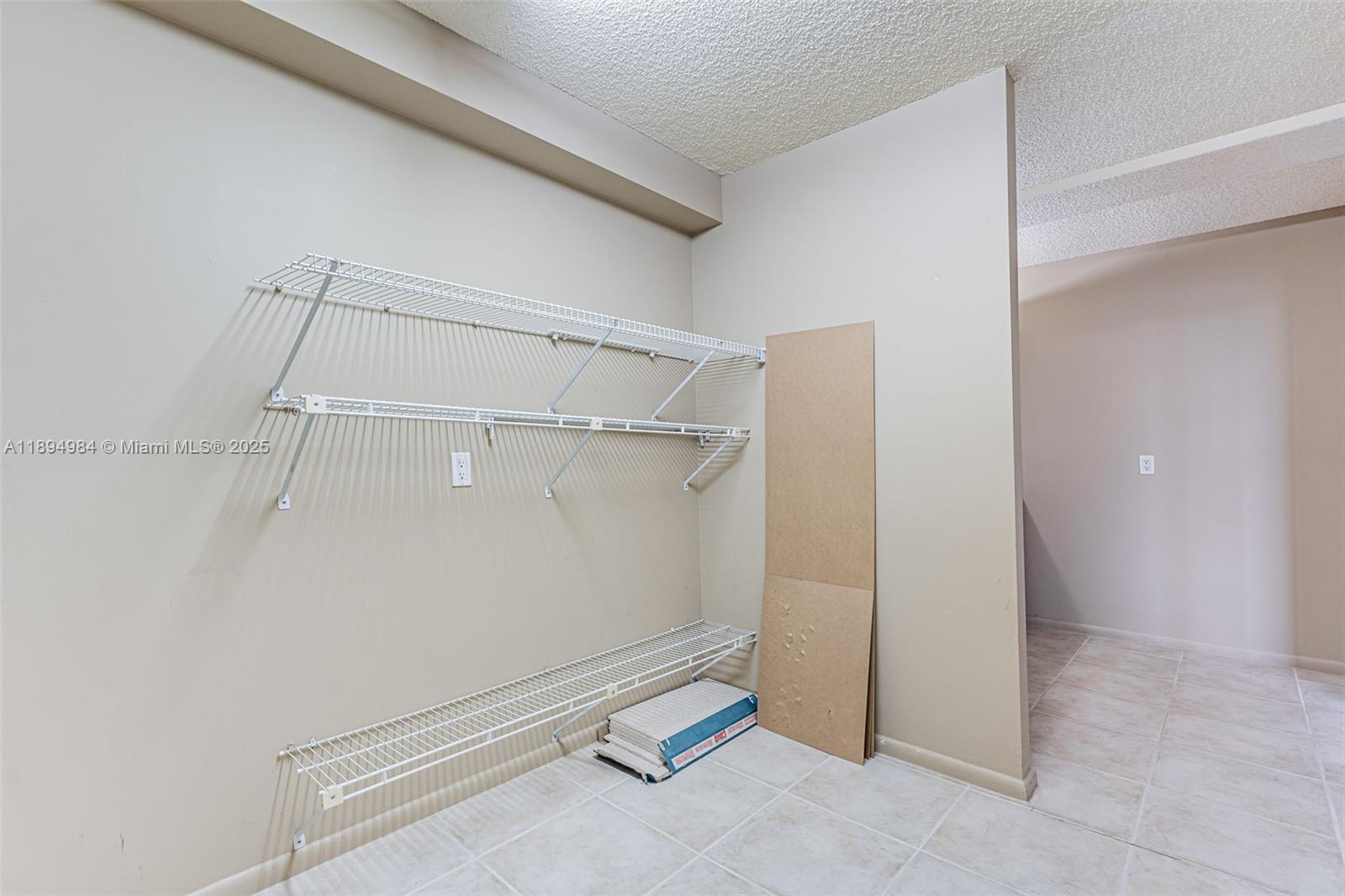 CONDO 25 OF WHITEHALL CON - Residential