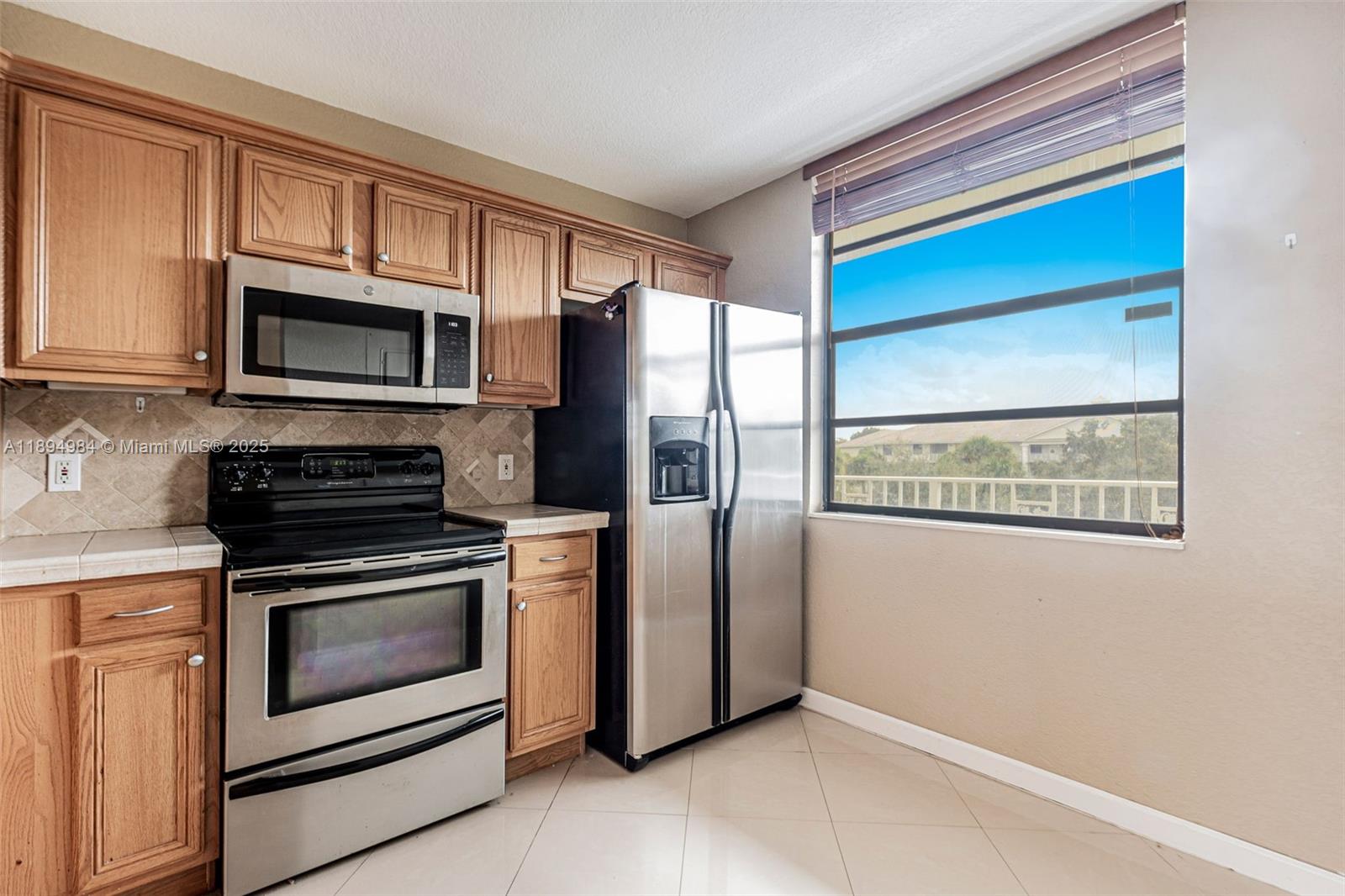 CONDO 25 OF WHITEHALL CON - Residential