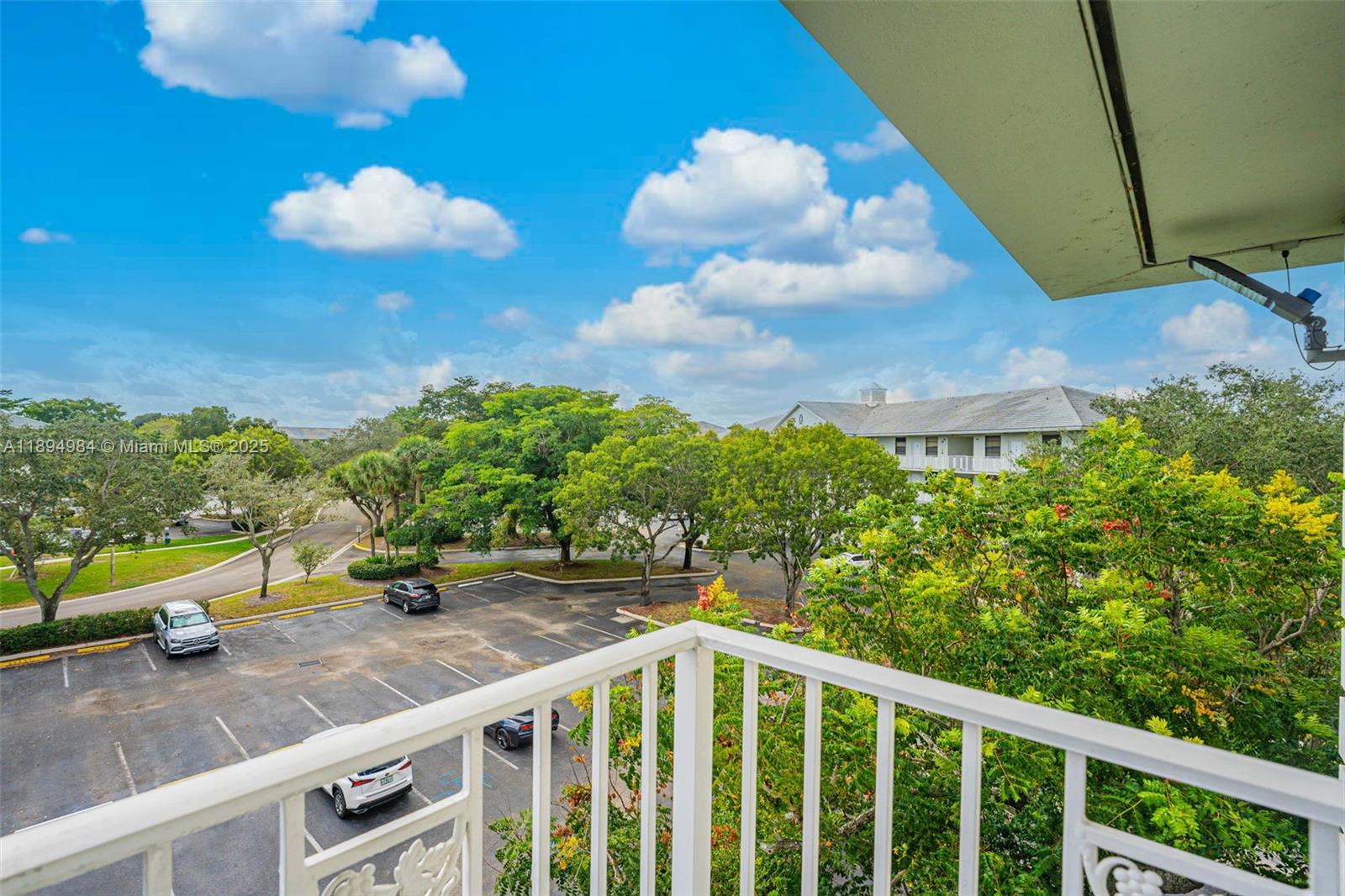 CONDO 25 OF WHITEHALL CON - Residential