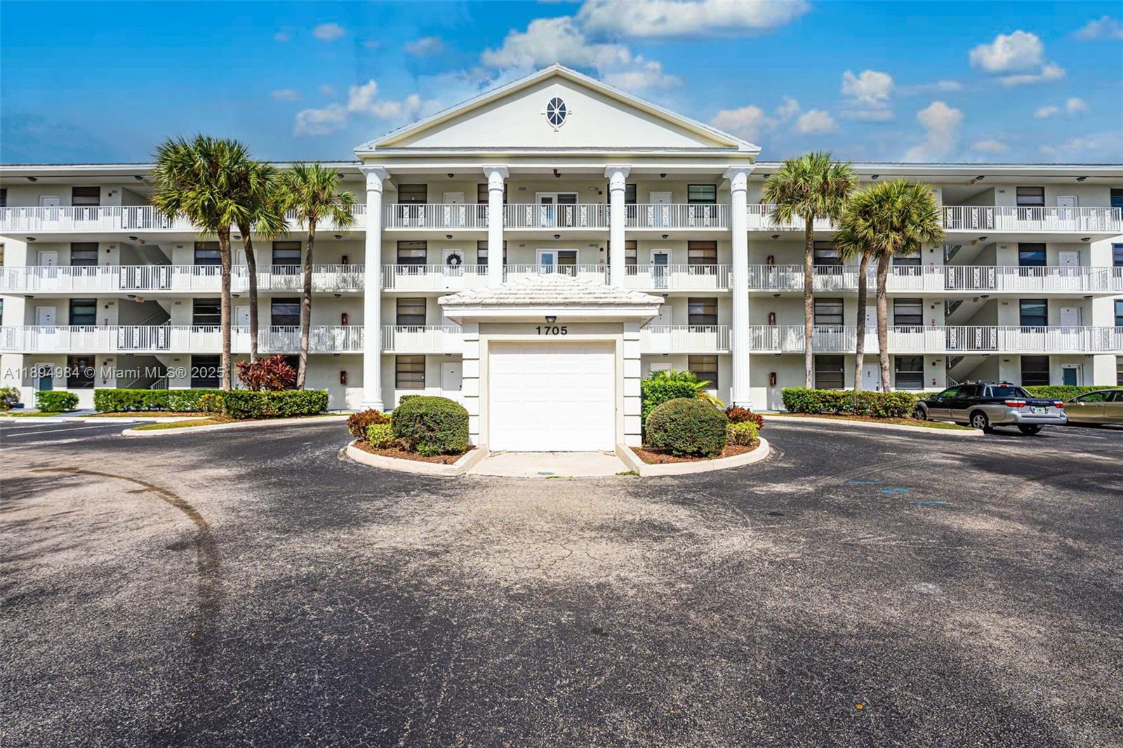 CONDO 25 OF WHITEHALL CON - Residential