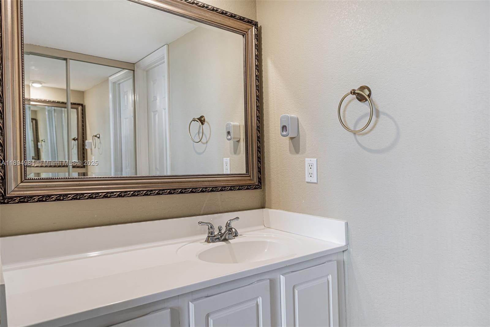 CONDO 25 OF WHITEHALL CON - Residential