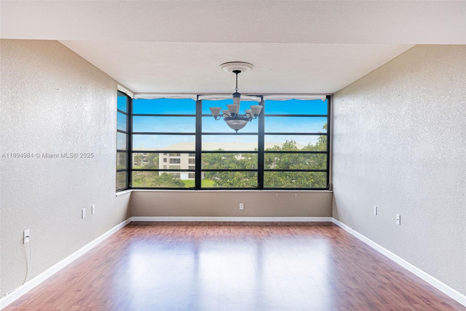 CONDO 25 OF WHITEHALL CON - Residential