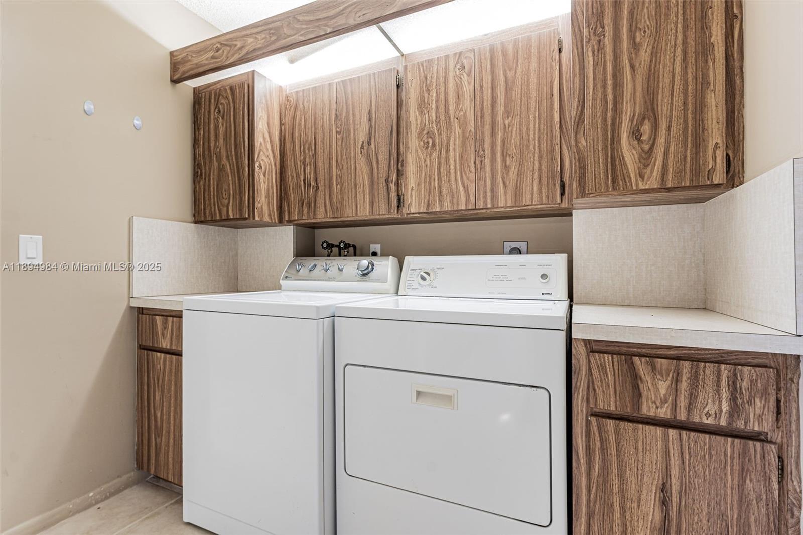 CONDO 25 OF WHITEHALL CON - Residential