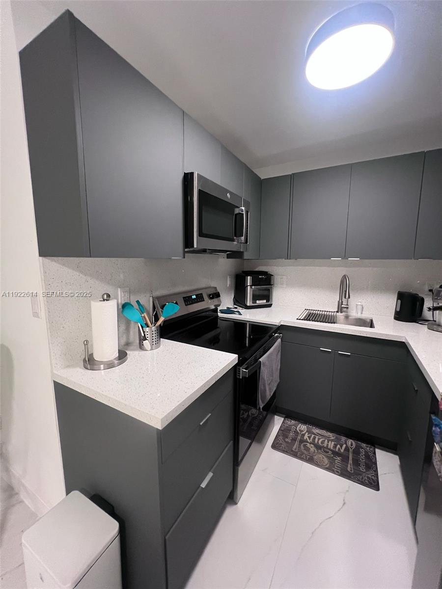 RIVER SHORES CONDO - Residential Lease