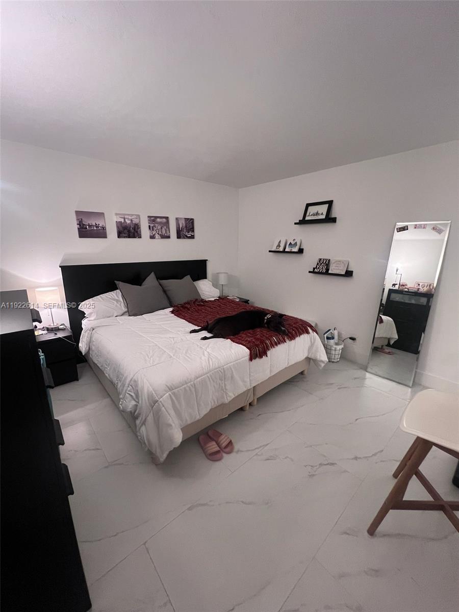 RIVER SHORES CONDO - Residential Lease