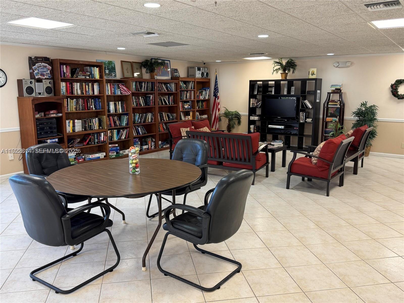 RIVER SHORES CONDO - Residential Lease