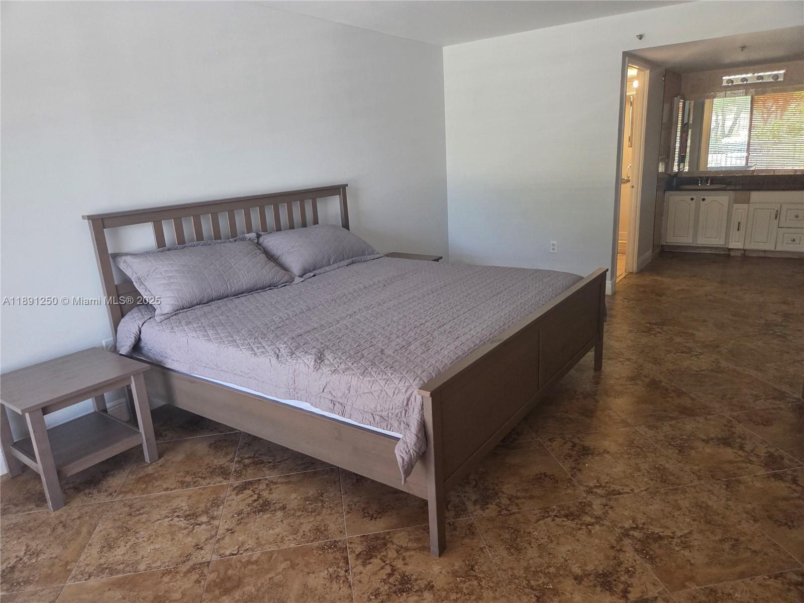 WINSTON TOWERS 600 CONDO - Residential Lease