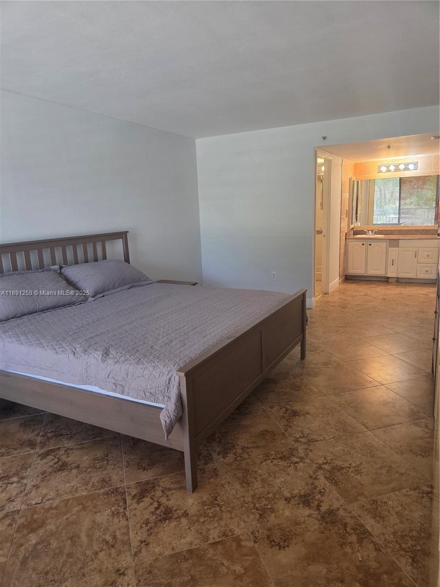 WINSTON TOWERS 600 CONDO - Residential Lease