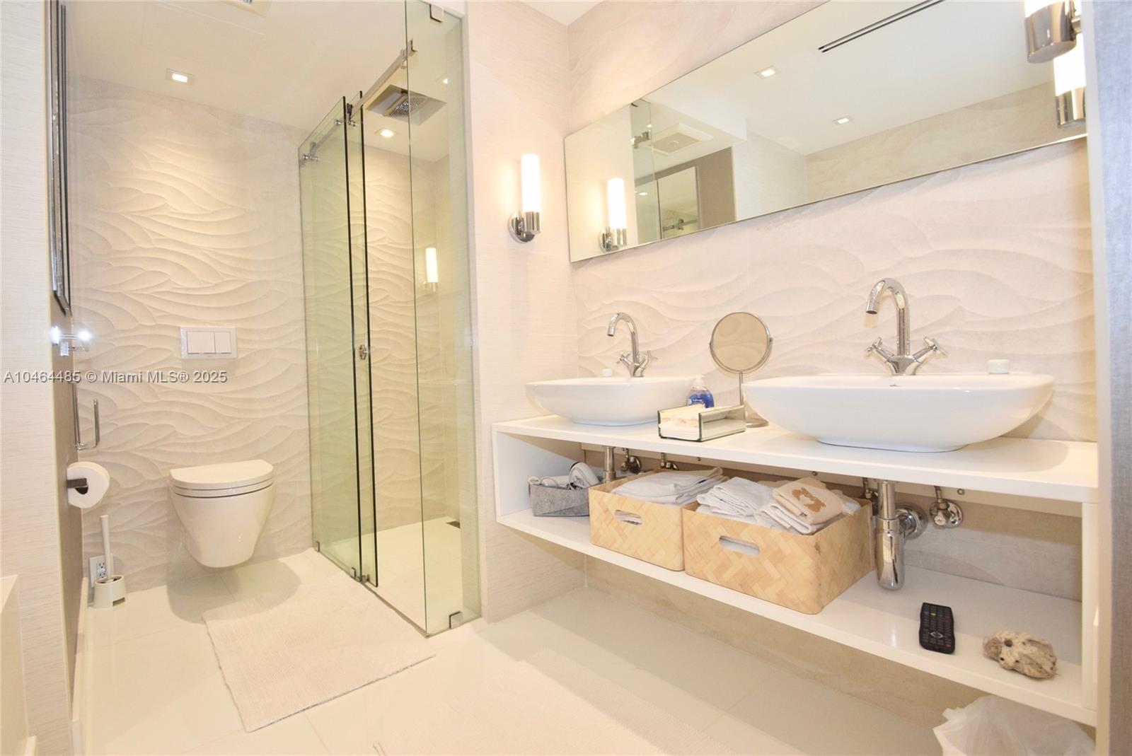 Roney Palace Condo - Residential Lease