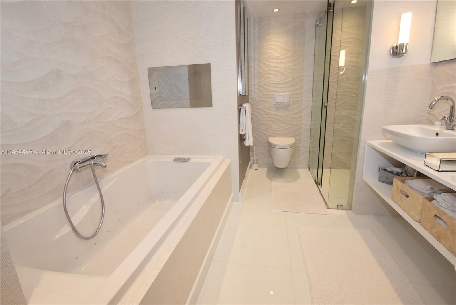 Roney Palace Condo - Residential Lease