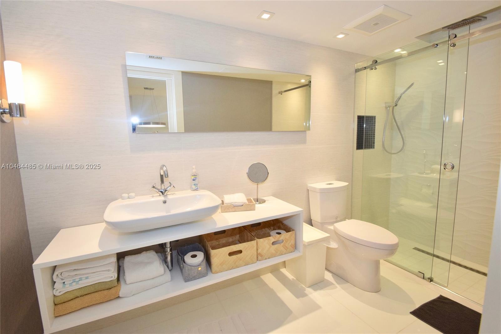 Roney Palace Condo - Residential Lease