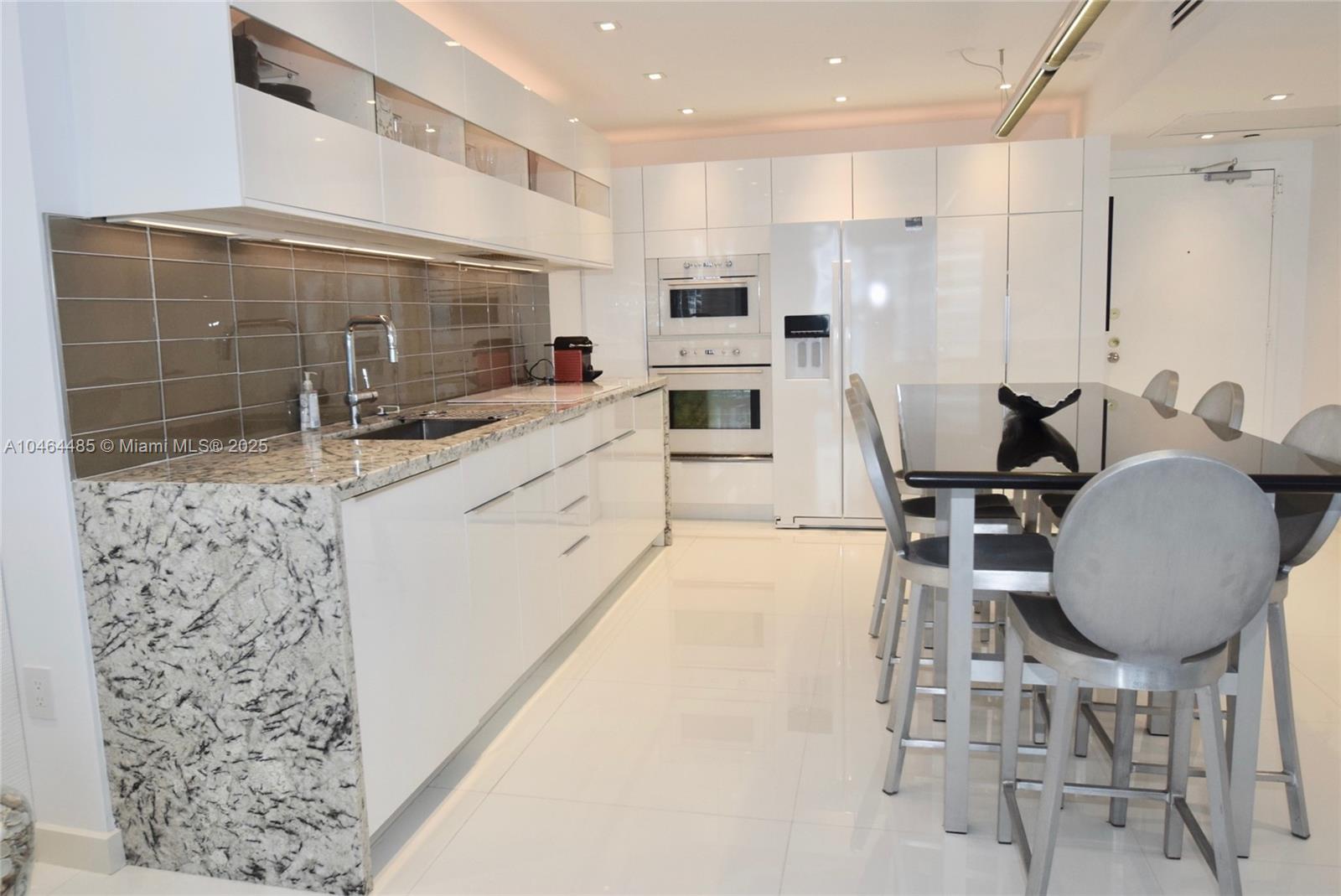 Roney Palace Condo - Residential Lease