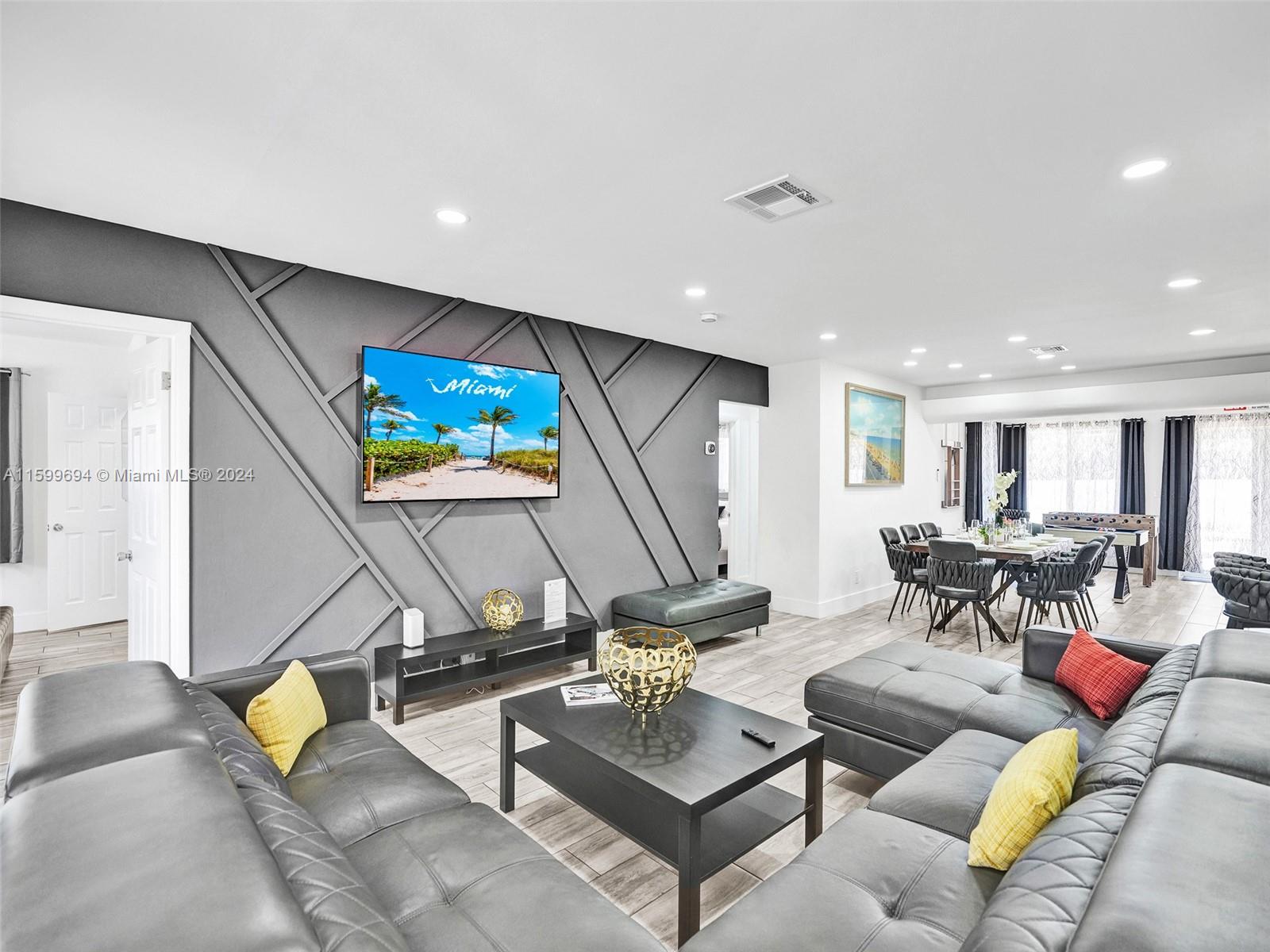 HOLLYWOOD LAKES SECTION - Residential Lease