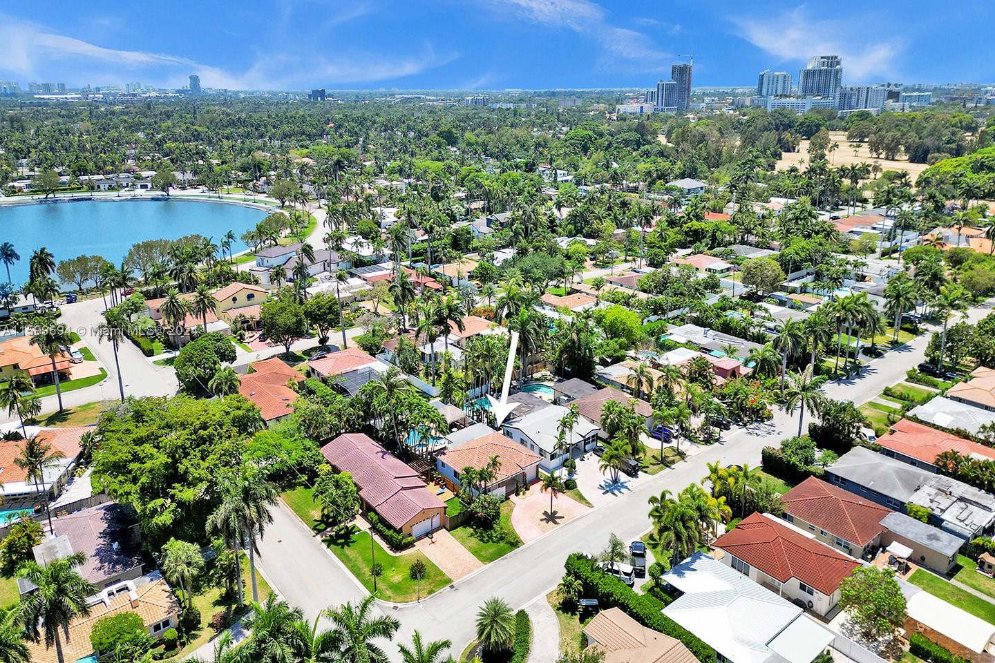 HOLLYWOOD LAKES SECTION - Residential Lease