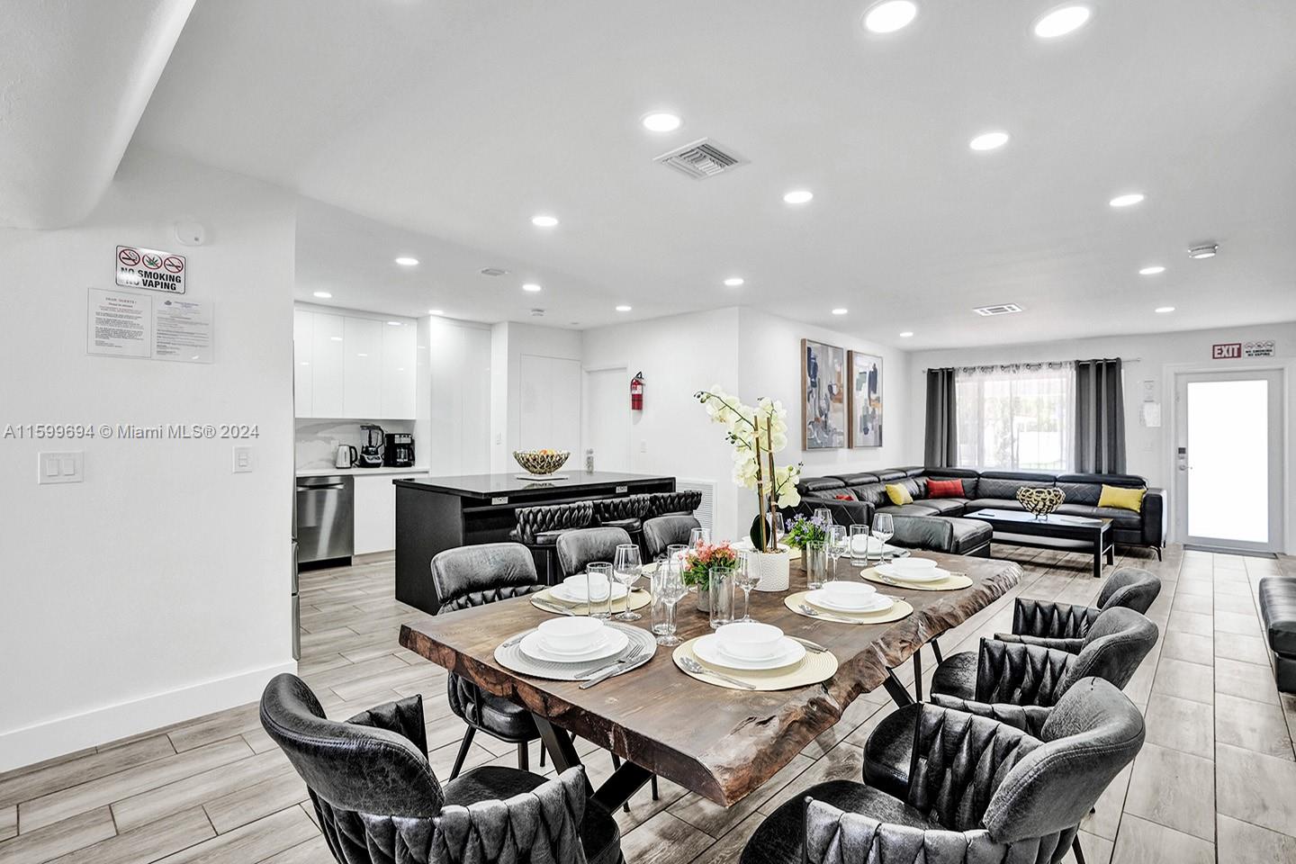 HOLLYWOOD LAKES SECTION - Residential Lease