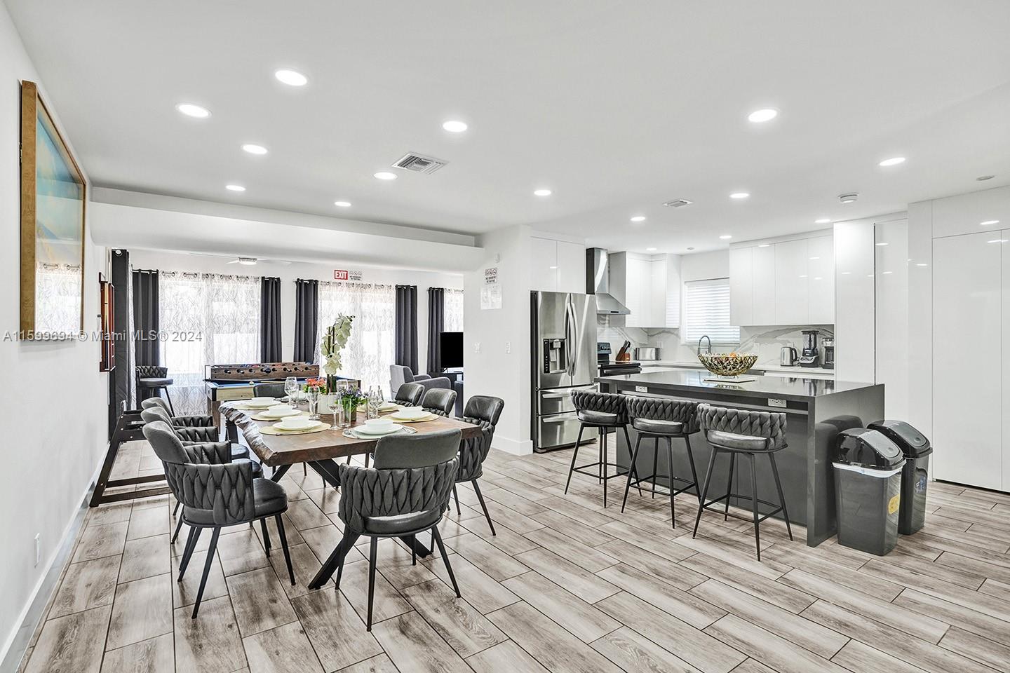 HOLLYWOOD LAKES SECTION - Residential Lease