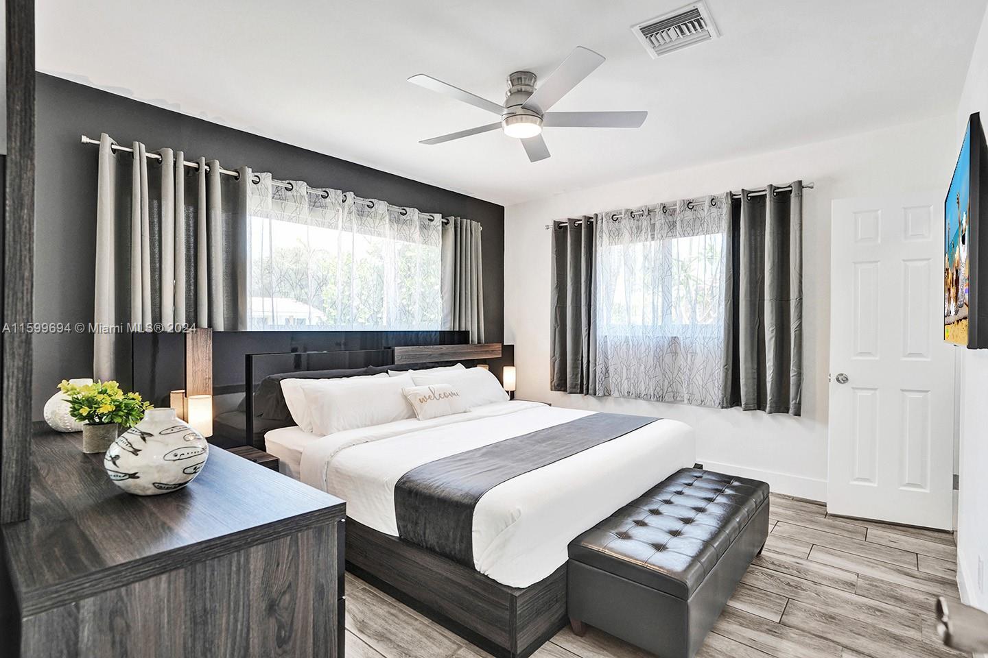 HOLLYWOOD LAKES SECTION - Residential Lease