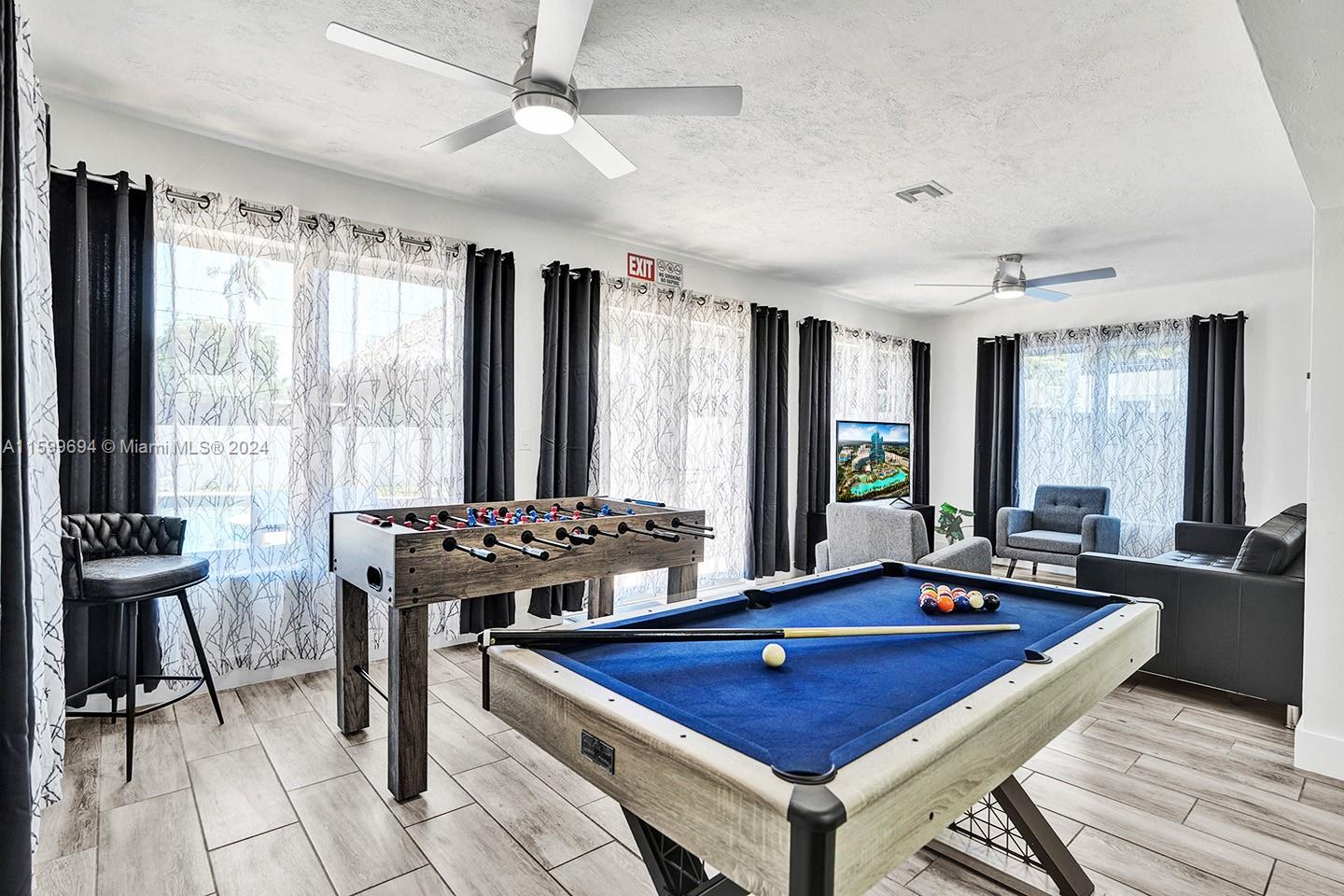 HOLLYWOOD LAKES SECTION - Residential Lease