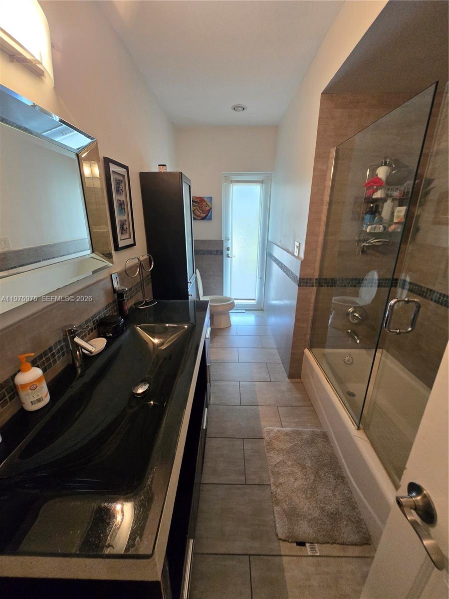 KENDALL POINT 1ST ADDN - Residential