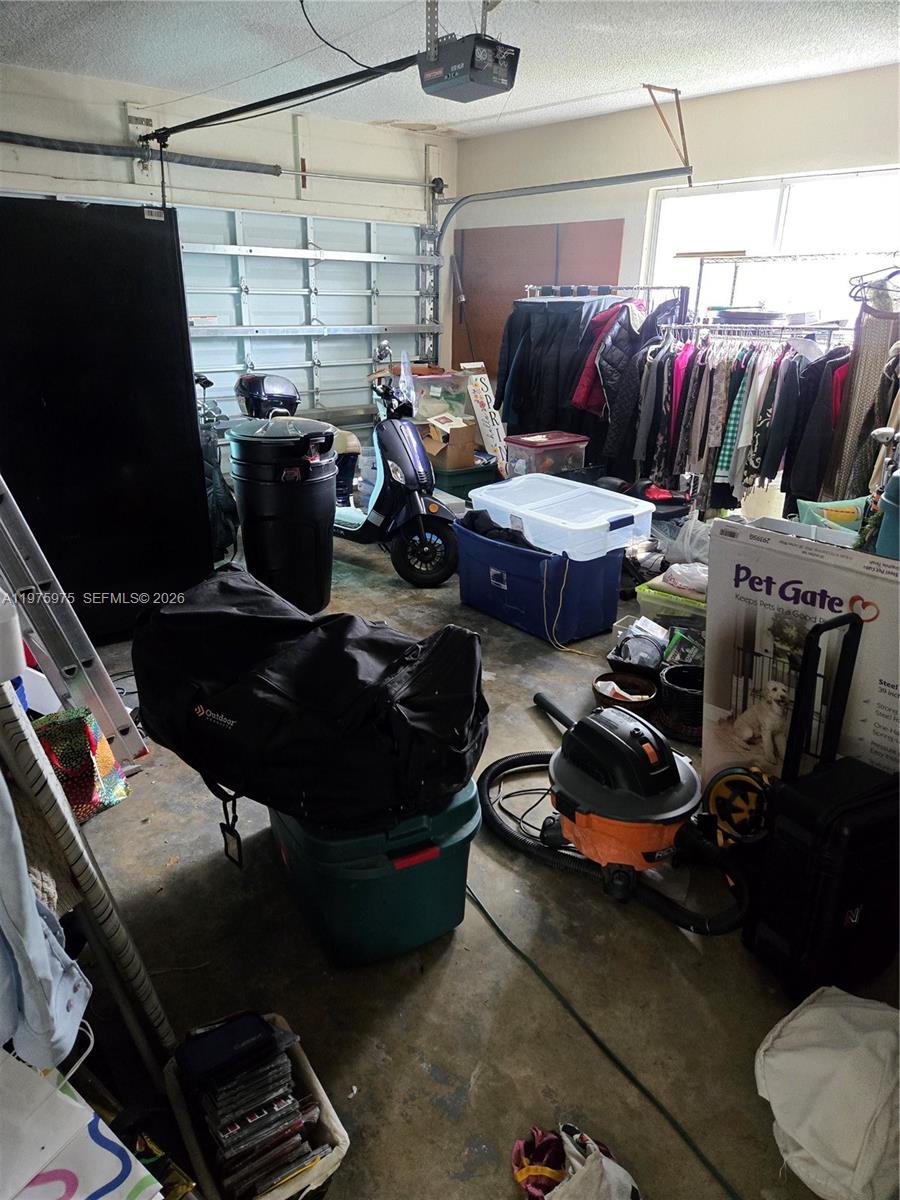 KENDALL POINT 1ST ADDN - Residential