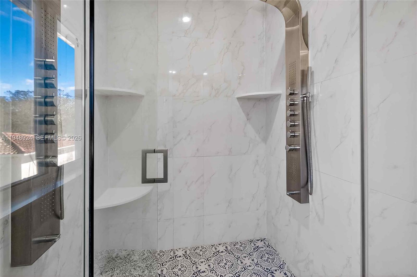 AMD PL GRIFFING BISCAYNE - Residential