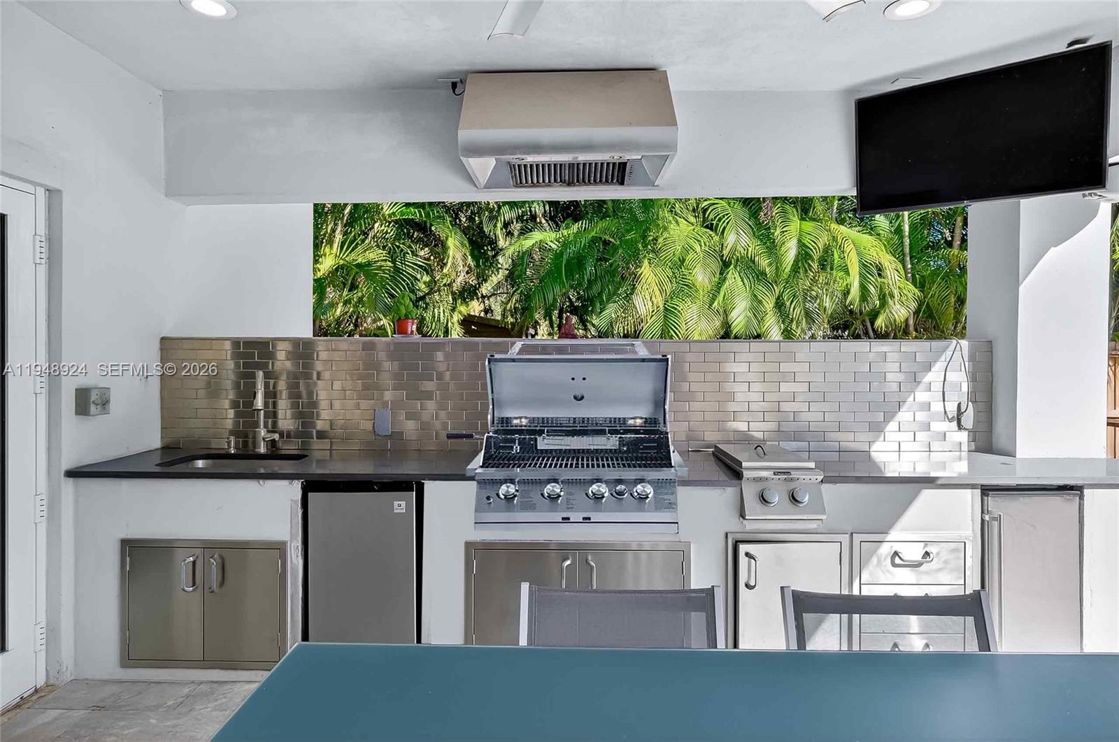 AMD PL GRIFFING BISCAYNE - Residential