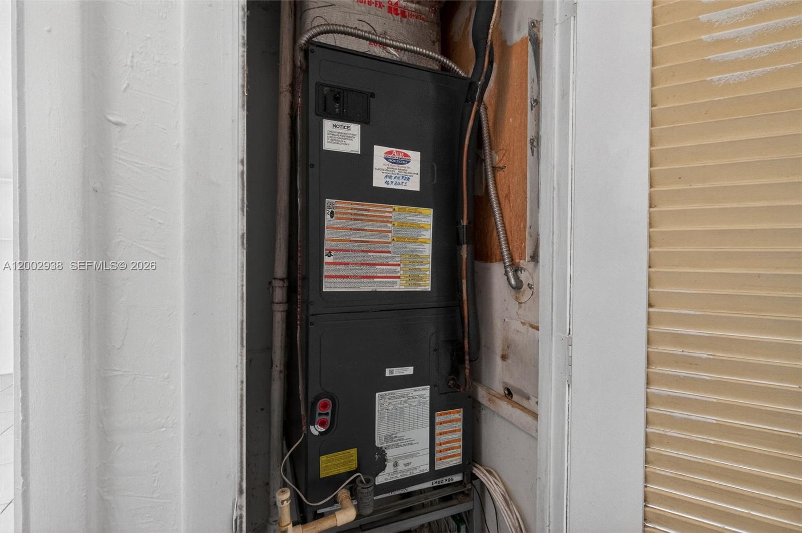 TWIN TOWERS CONDO - Residential