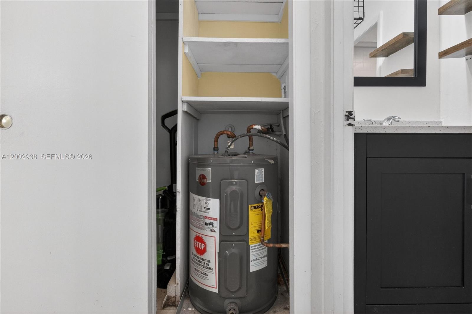 TWIN TOWERS CONDO - Residential