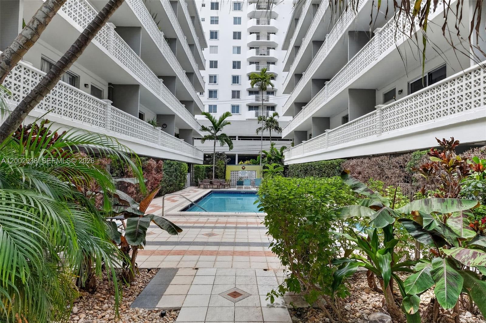 TWIN TOWERS CONDO - Residential