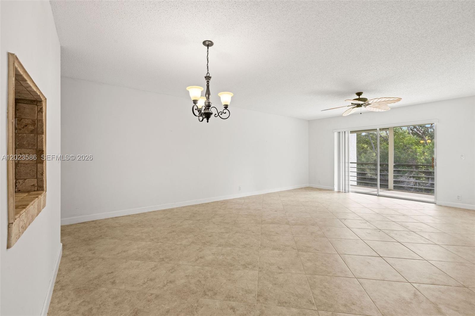 GOLDEN LAKES VILLAGE COND - Residential