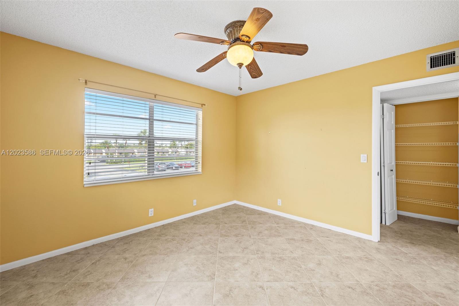 GOLDEN LAKES VILLAGE COND - Residential