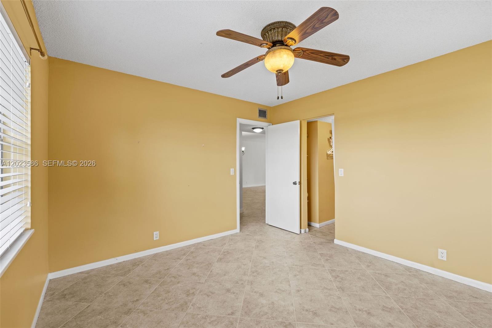 GOLDEN LAKES VILLAGE COND - Residential
