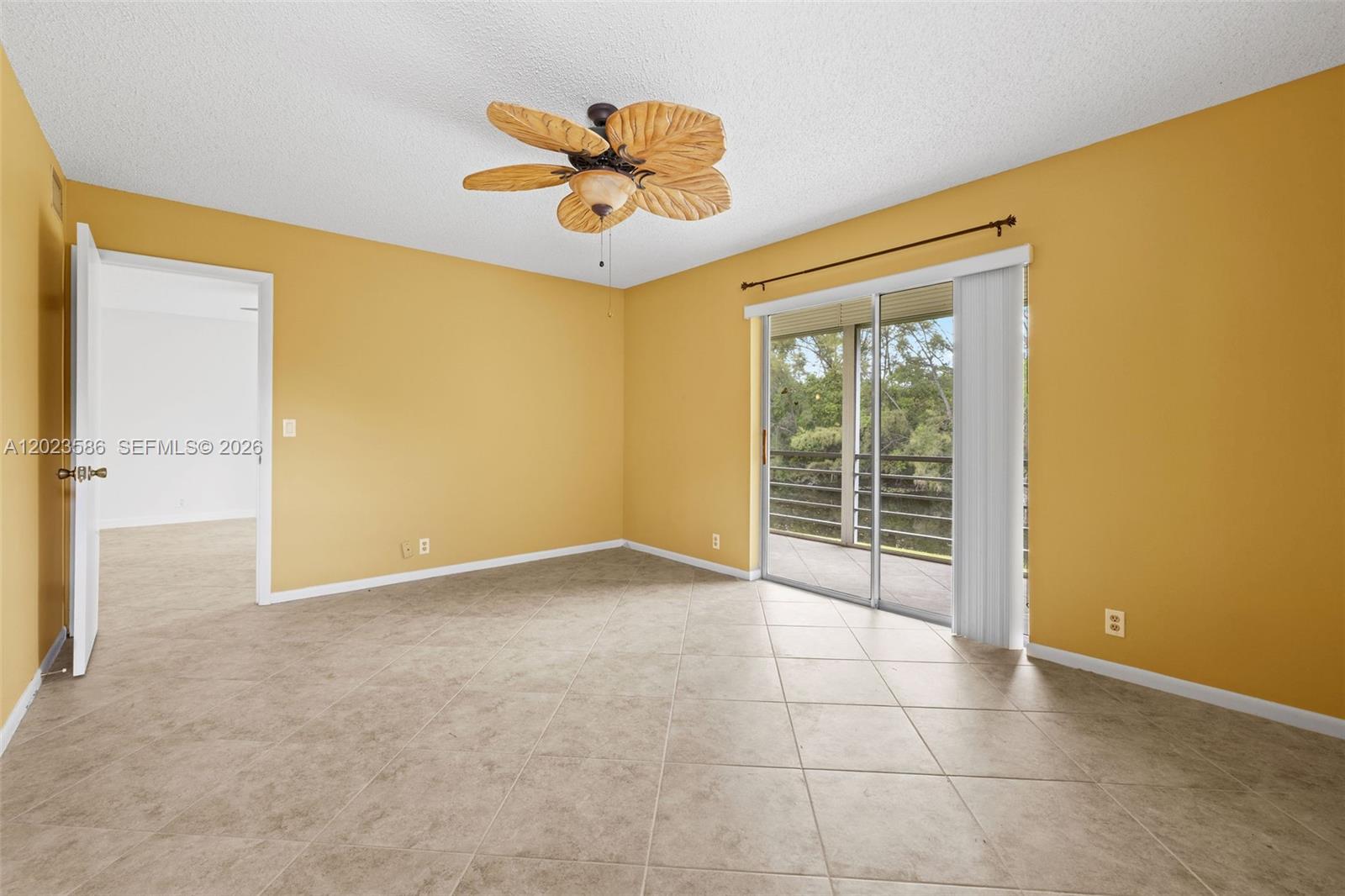 GOLDEN LAKES VILLAGE COND - Residential