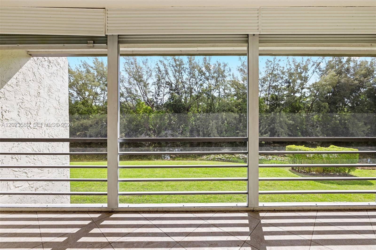 GOLDEN LAKES VILLAGE COND - Residential