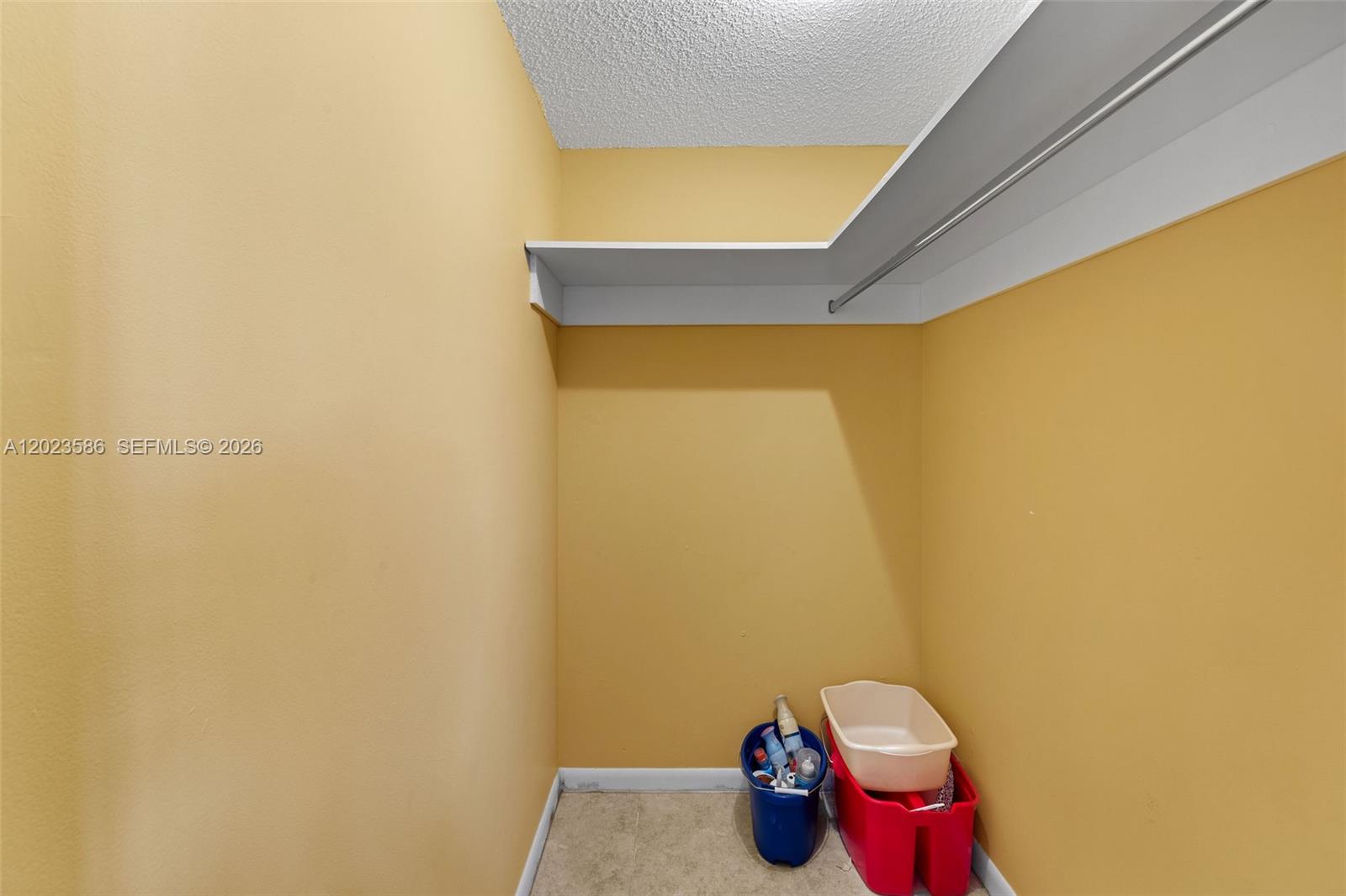 GOLDEN LAKES VILLAGE COND - Residential
