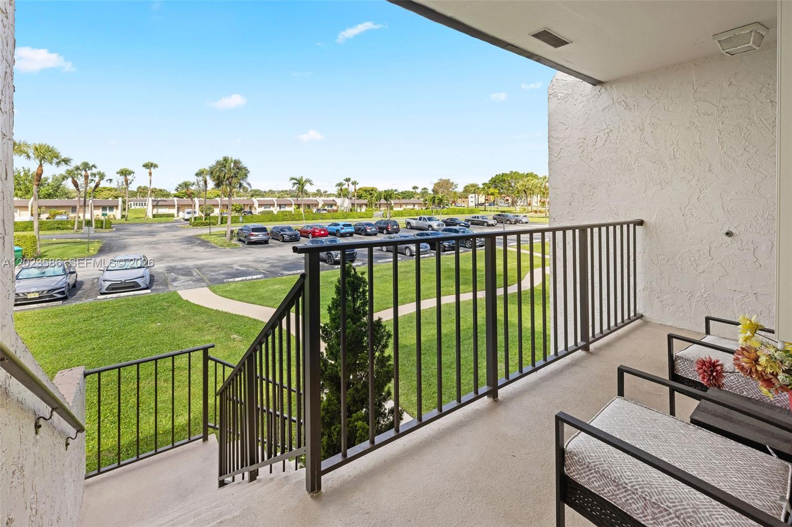 110 Lake Meryl Dr 216, West Palm Beach, FL, 33411/$149,975 4 110 Lake Meryl Dr 216