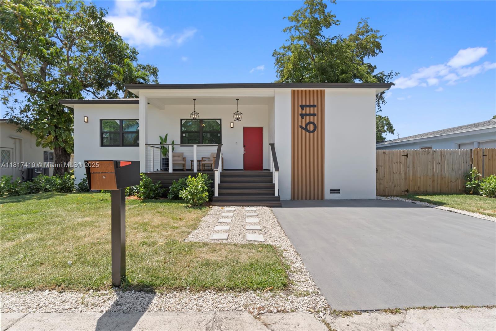 Rental Property at 611 Sw 4th Ct, Hallandale Beach, Broward County, Florida - Bedrooms: 3 
Bathrooms: 2  - $4,698 MO.