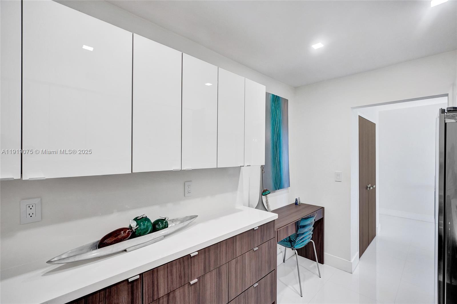 WAVE CONDO - Residential Lease