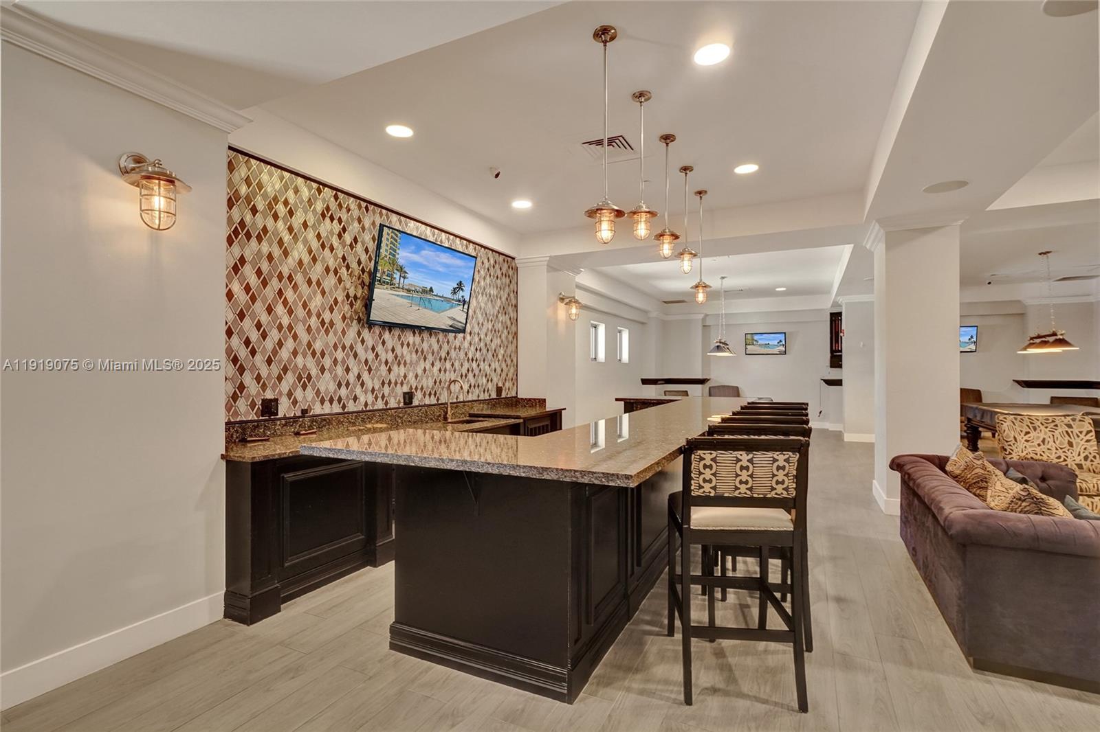 WAVE CONDO - Residential Lease