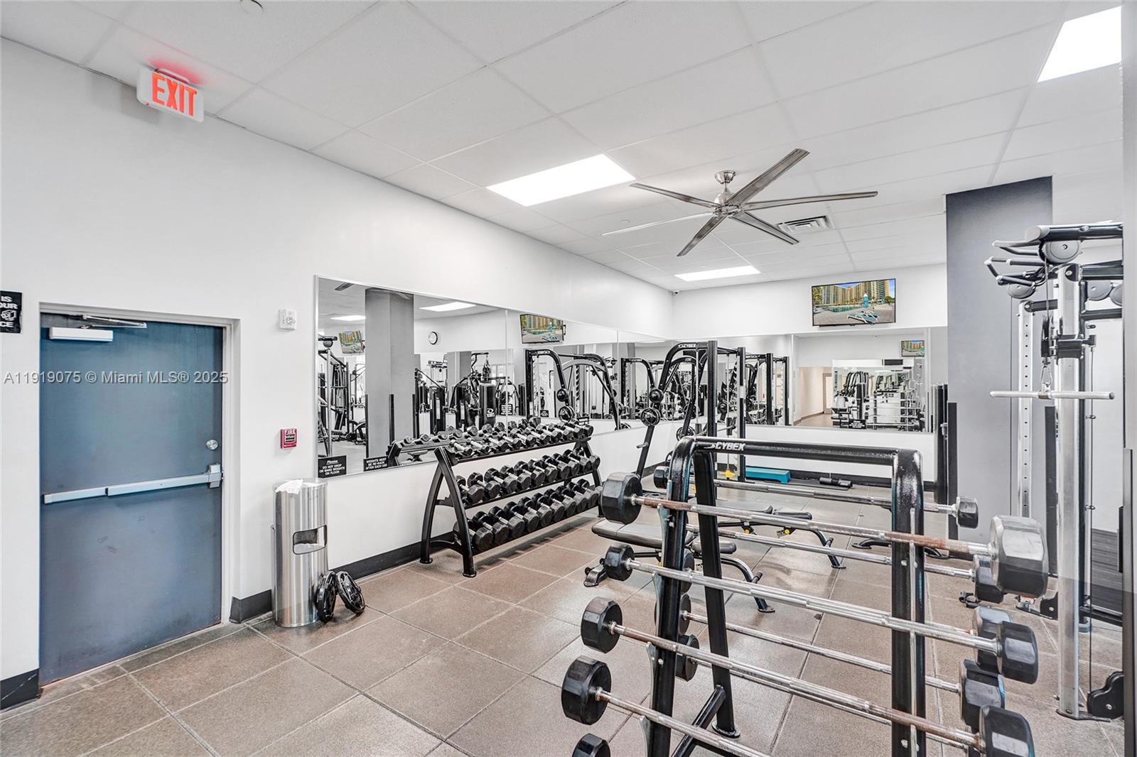 WAVE CONDO - Residential Lease