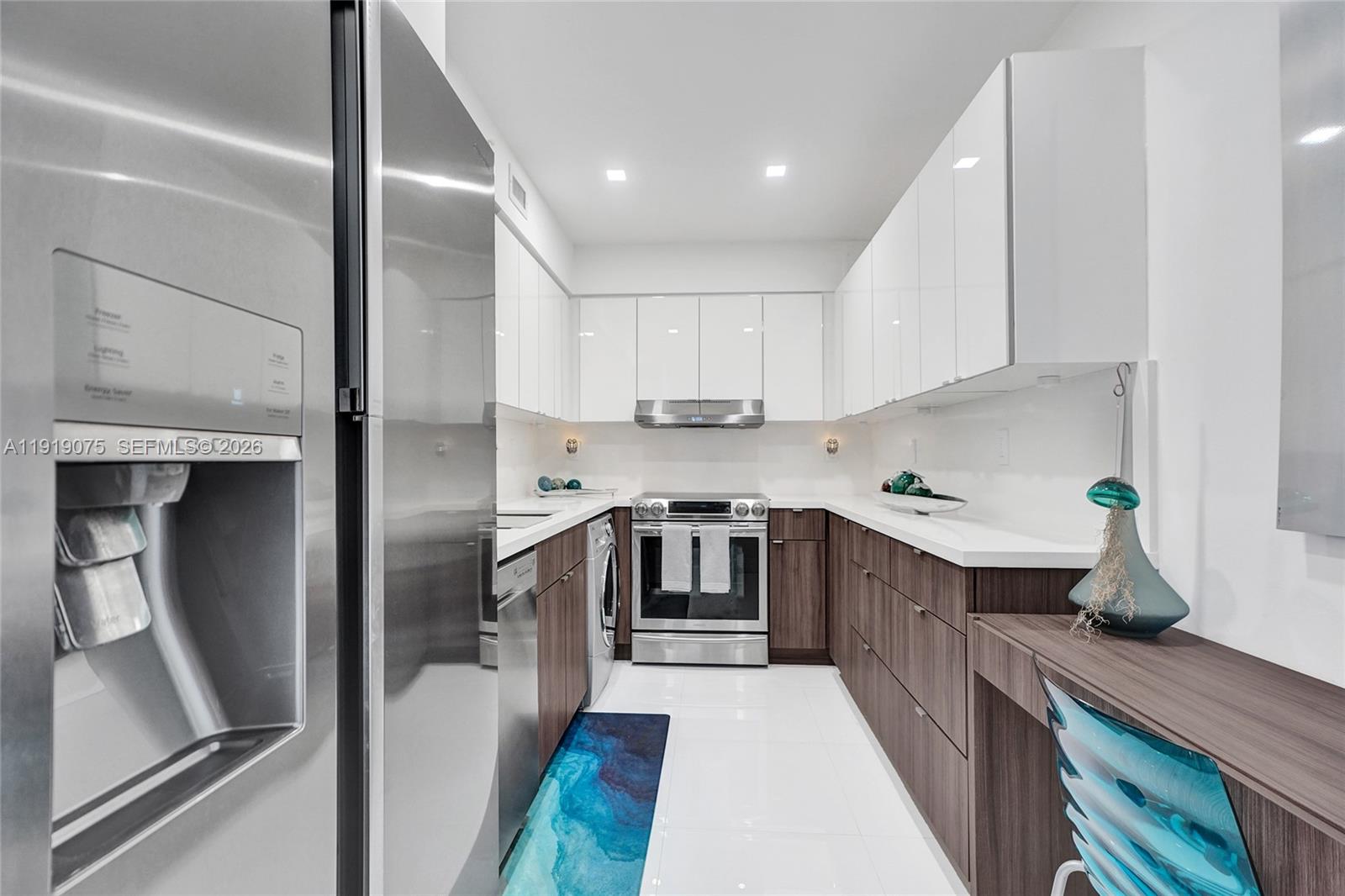 WAVE CONDO - Residential Lease