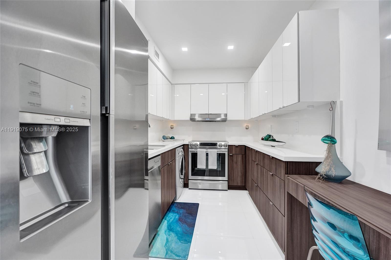 WAVE CONDO - Residential Lease