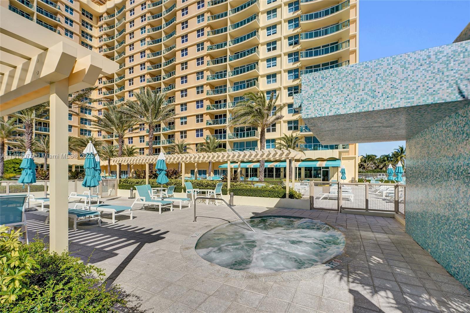 WAVE CONDO - Residential Lease