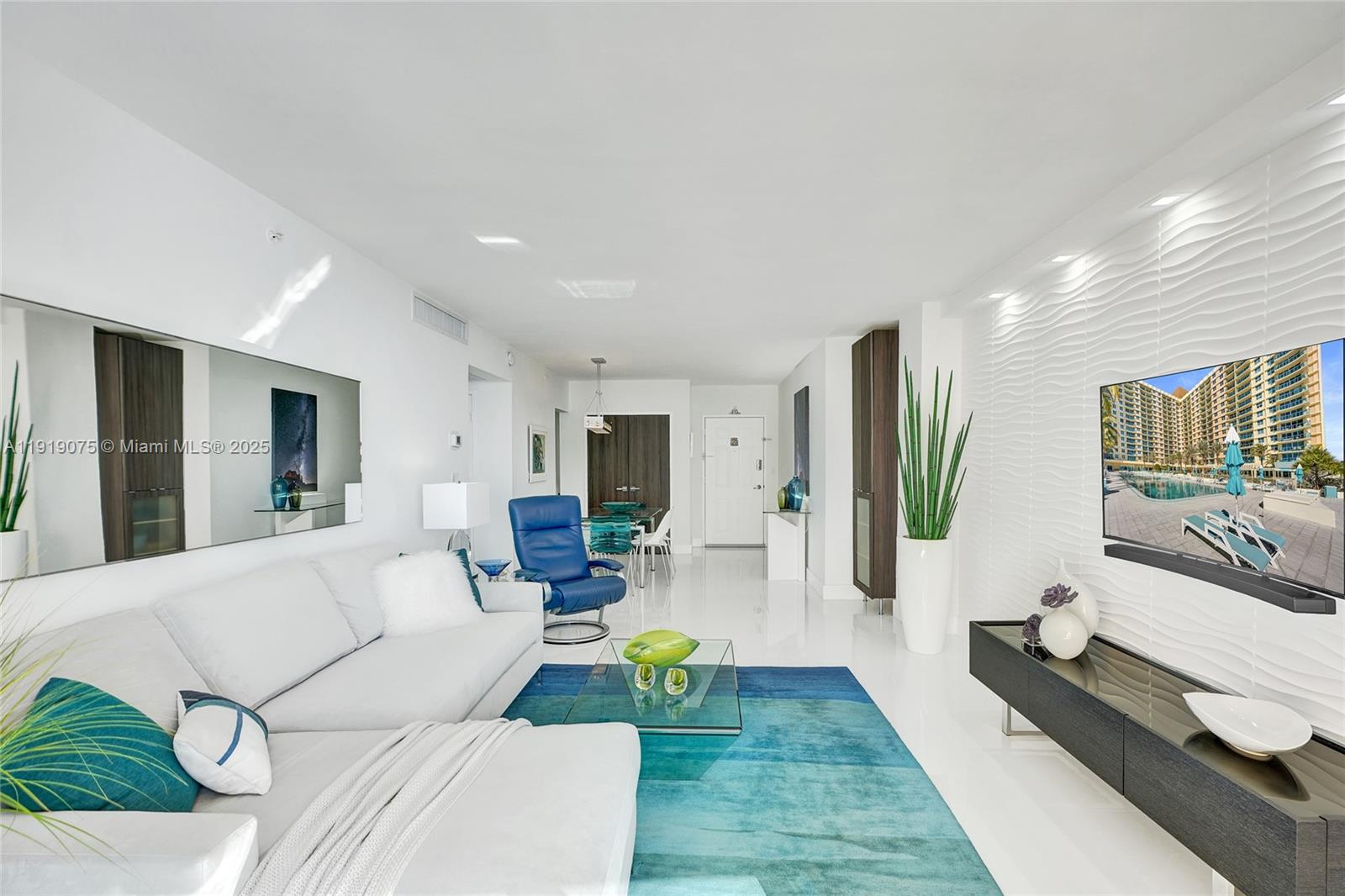 WAVE CONDO - Residential Lease