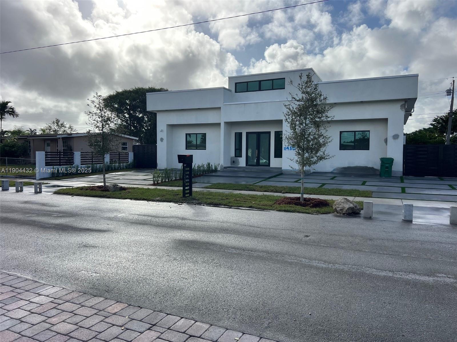 WESTWOOD LAKE 8TH ADDN - Residential Lease