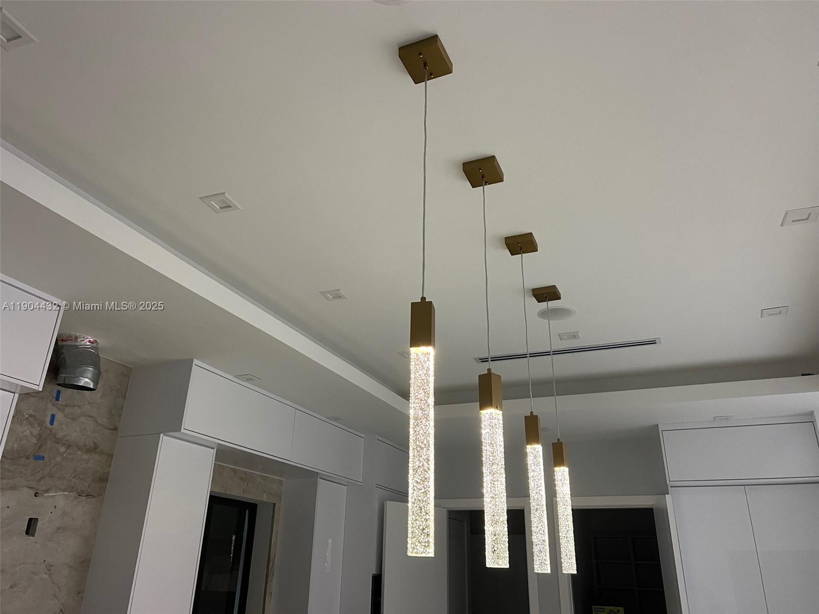 WESTWOOD LAKE 8TH ADDN - Residential Lease