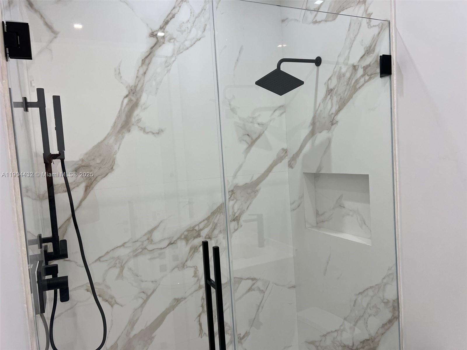 WESTWOOD LAKE 8TH ADDN - Residential Lease